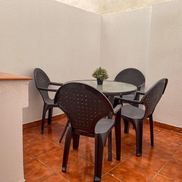 Malaga's Garden - One-Bedroom Apartment - 16