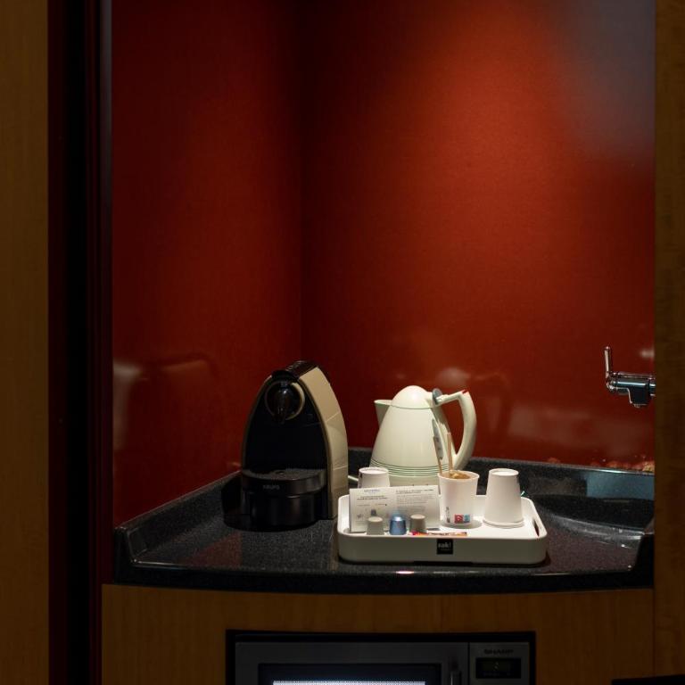 Novotel Suites Marseille Centre Euromed - Suite Supérieure avec Lit Double et 2 Lits Simples - 13