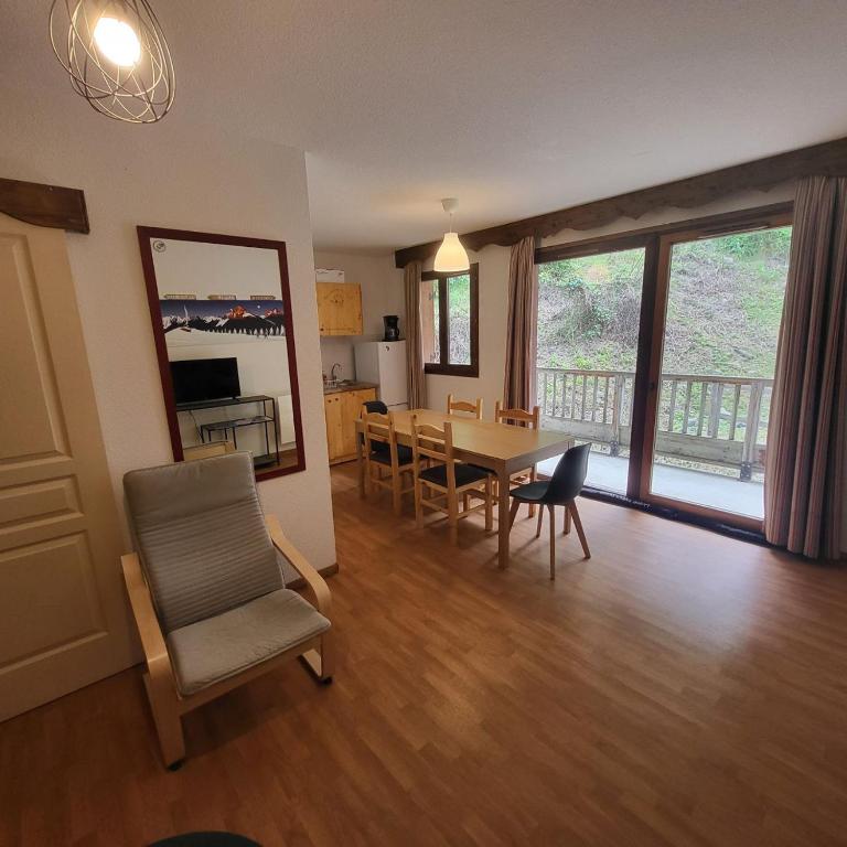 Appartements 3 vallées, piscine et sauna - Appartement avec Balcon - 9