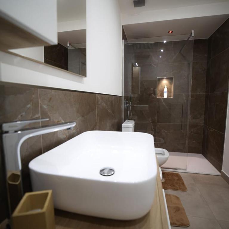 Fz house - One-Bedroom House - 8