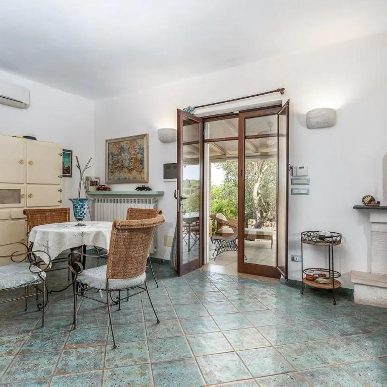 Trulli del '700 Deluxe LA REGINETTA - Five-Bedroom House - 25