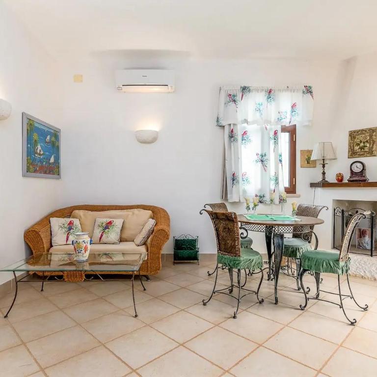 Trulli del '700 Deluxe LA REGINETTA - Five-Bedroom House - 32