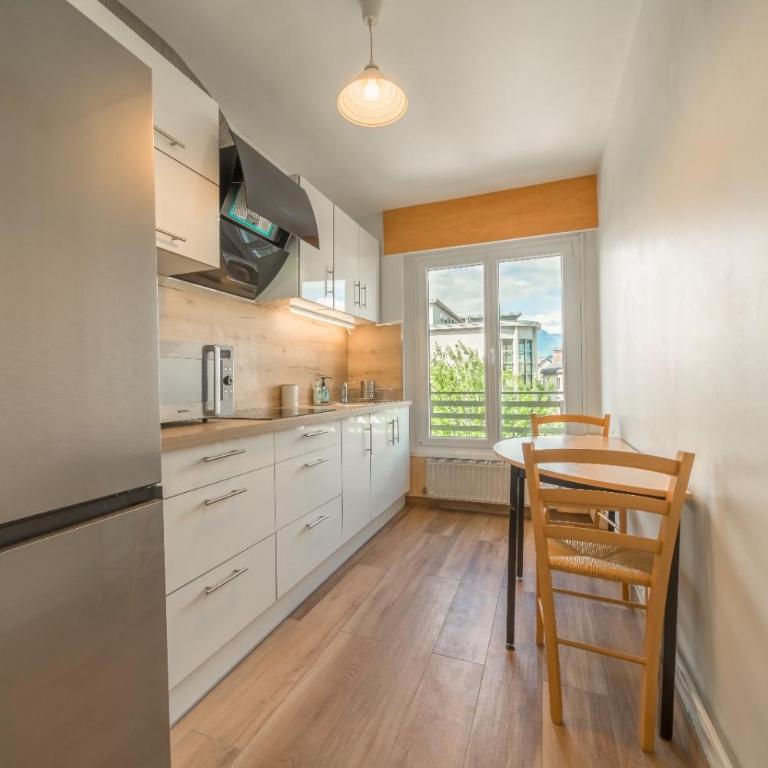 Appartement unique - Centre ville - Three-Bedroom Apartment - 20