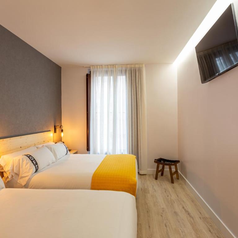 Casual Fuentes Bilbao - Superior Triple Room - 9