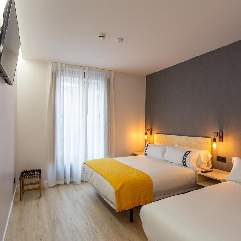 Casual Fuentes Bilbao - Superior Triple Room - 6