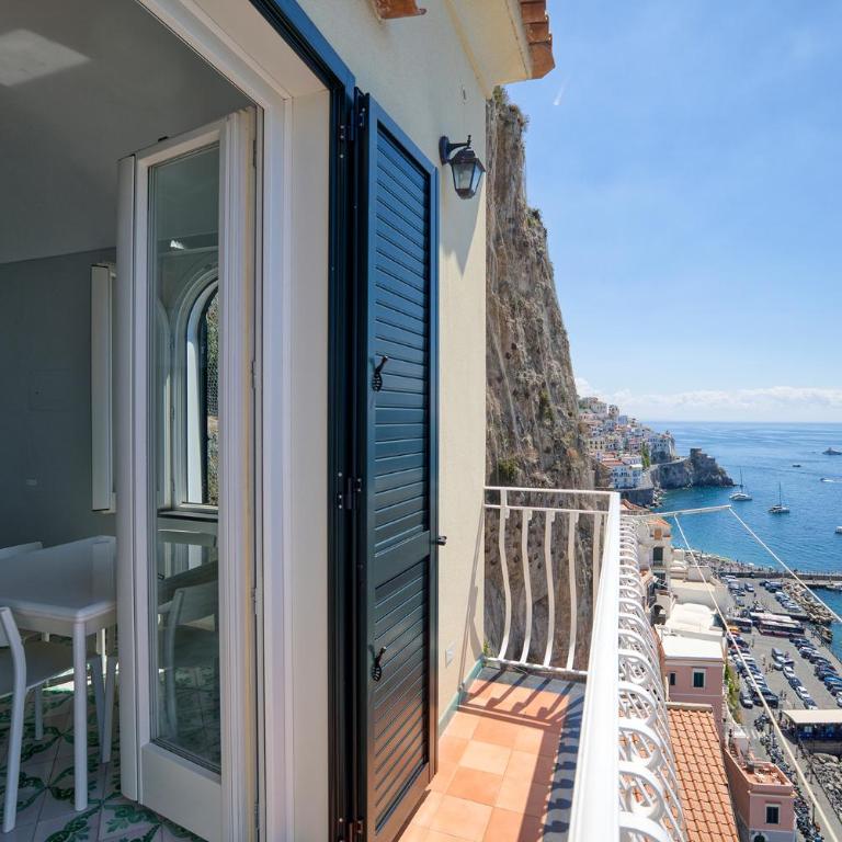Apartments Amalfi Design Sea View accessible by 250 steps - Appartamento Comfort con Vista Mare - 30