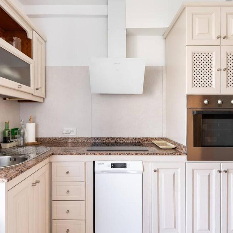 3 bedrooms Seaview in Historical Center - Three-Bedroom Apartment - 26