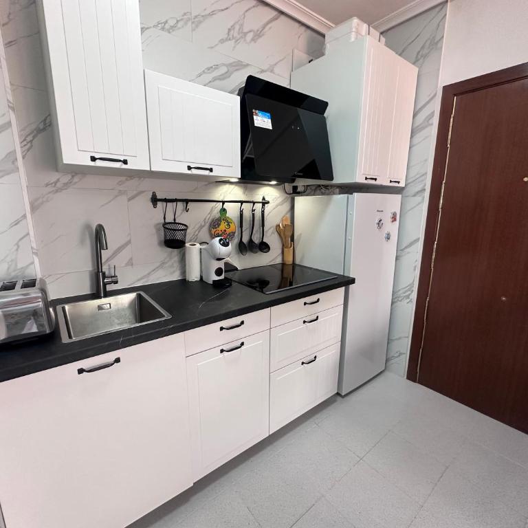 Flamingo Apartment - Apartamento de 1 Dormitorio con balcón y vistas a la ciudad - 3