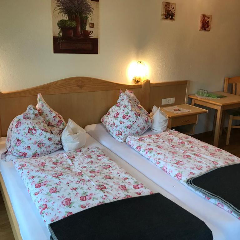Pension-Greimelbacherhof - Doppelzimmer mit Balkon - 12