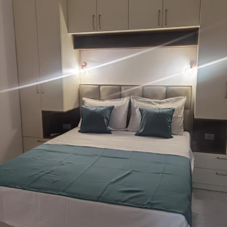 Venima luxury Seaview Pine Apartment - Two-Bedroom Apartment with Sea View - 26