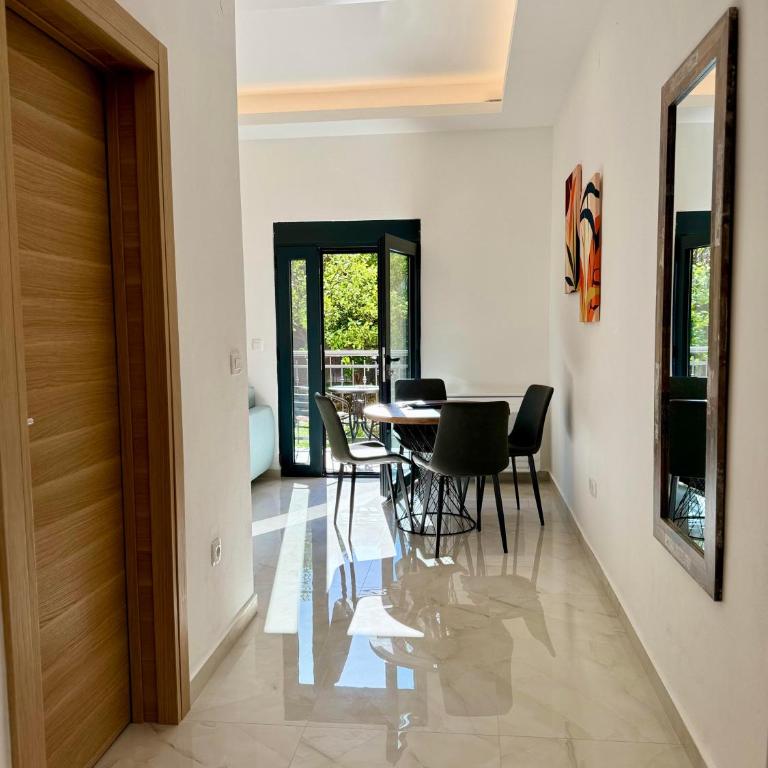 Harmony Garden Apartments - Apartment - 9
