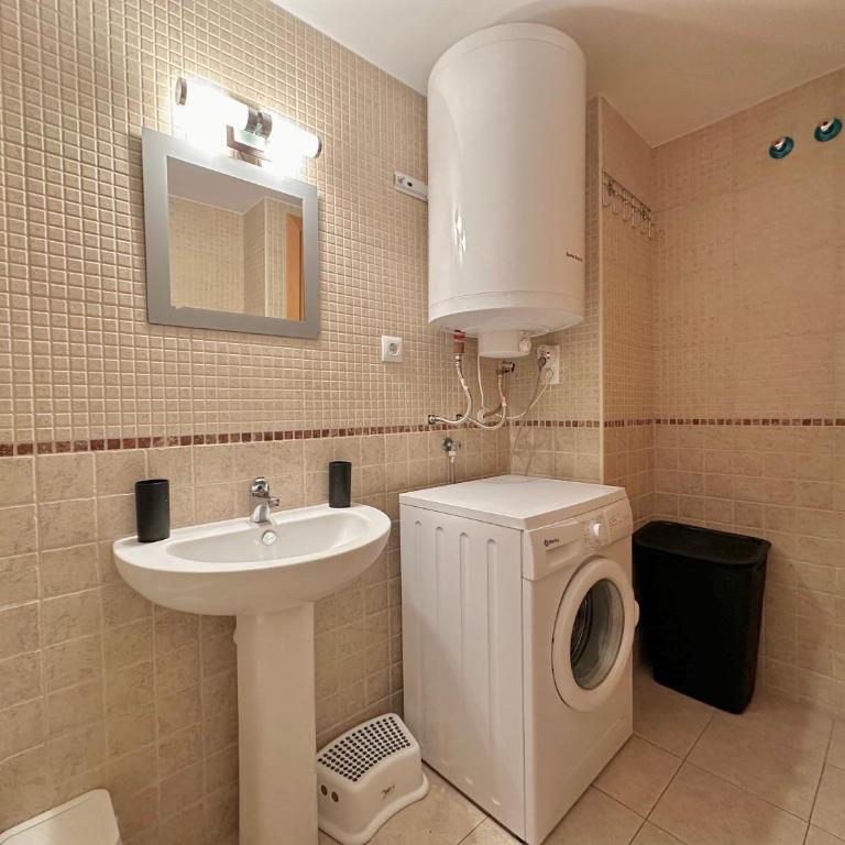 V017 - PORTO MARINA - One-Bedroom Apartment - 18
