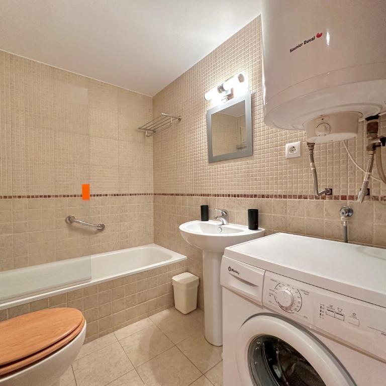 V017 - PORTO MARINA - One-Bedroom Apartment - 16