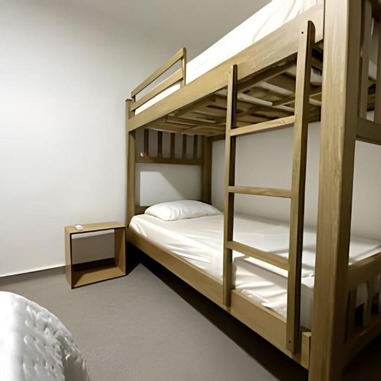 GL Hostal Baq - Habitación Familiar con baño privado - 23