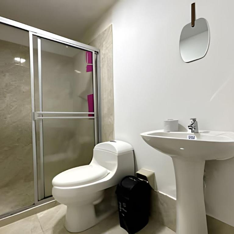 GL Hostal Boutique - Habitación Familiar con baño privado - 25