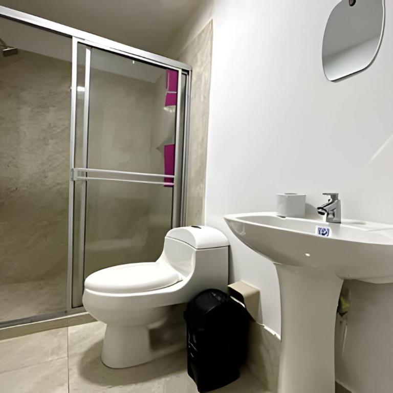 GL Hostal Boutique - Habitación Familiar con baño privado - 26