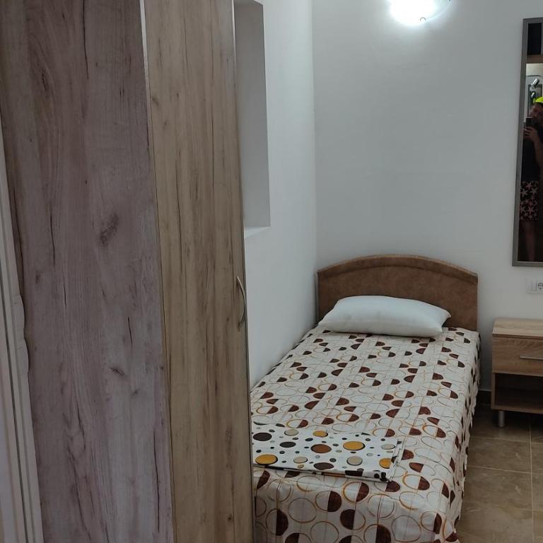 TopHoliday - Apartment with Garden View - 9