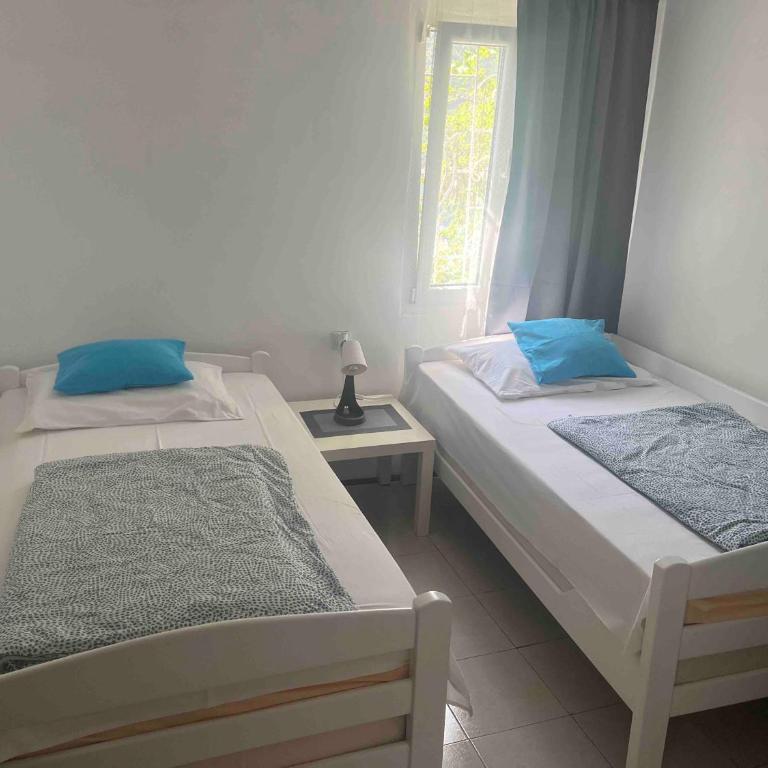 Apartman Irena - Apartment with Sea View - 2