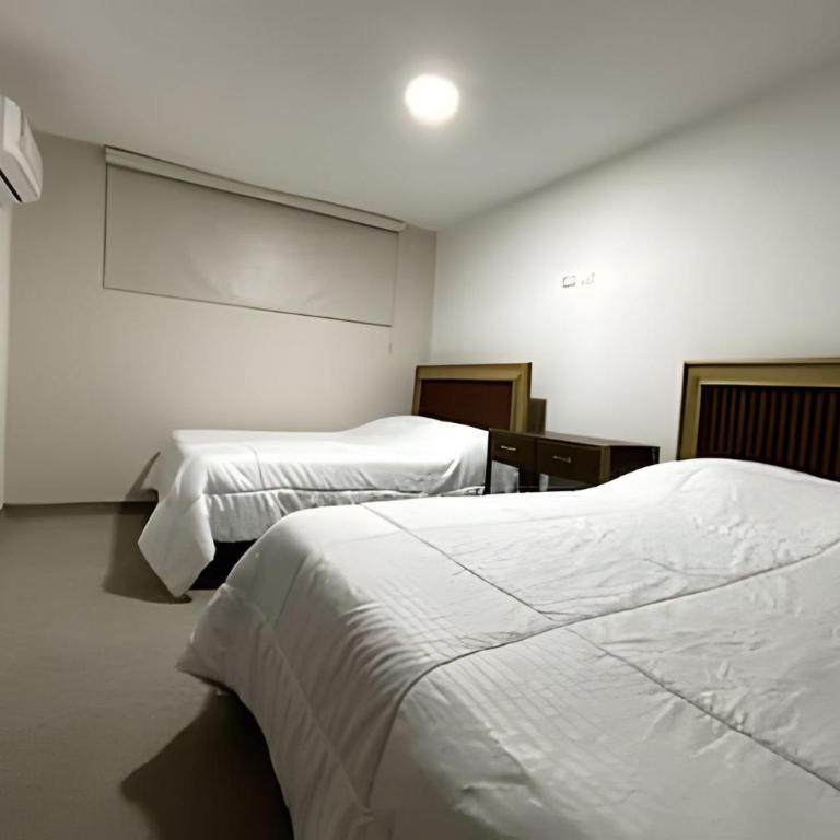 GL Hostal Boutique - Habitación Cuádruple con baño privado - 23