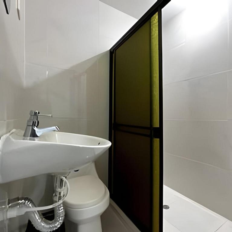 GL Hostal Boutique - Habitación Cuádruple con baño privado - 28