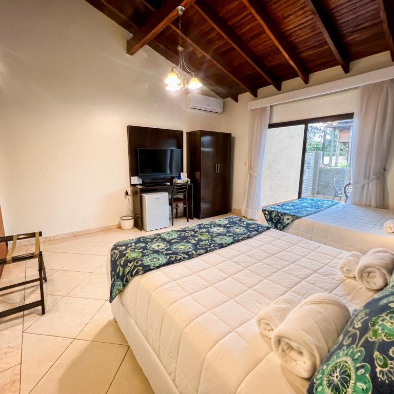 Mburucuyá Hotel Boutique - Quadruple Room with Balcony - 3