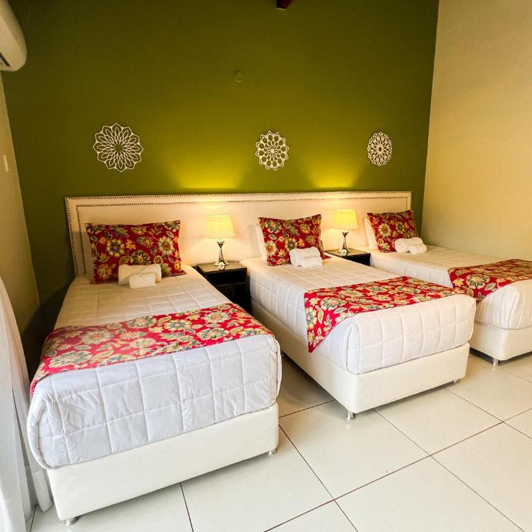 Mburucuyá Hotel Boutique - Family Room with Shared Bathroom - 5