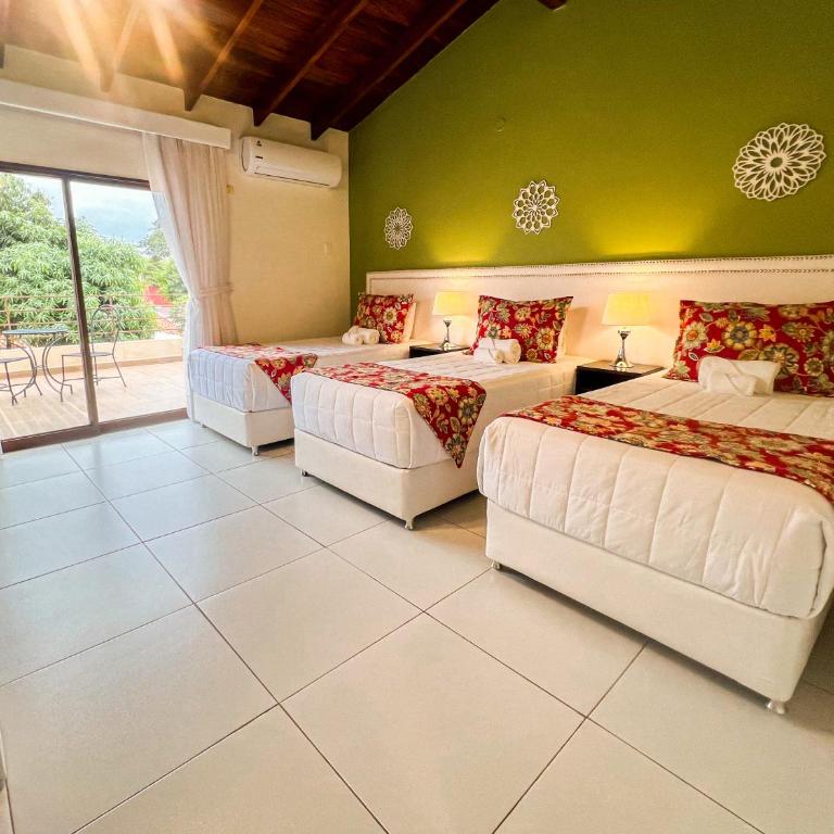 Mburucuyá Hotel Boutique - Family Room with Shared Bathroom - 8