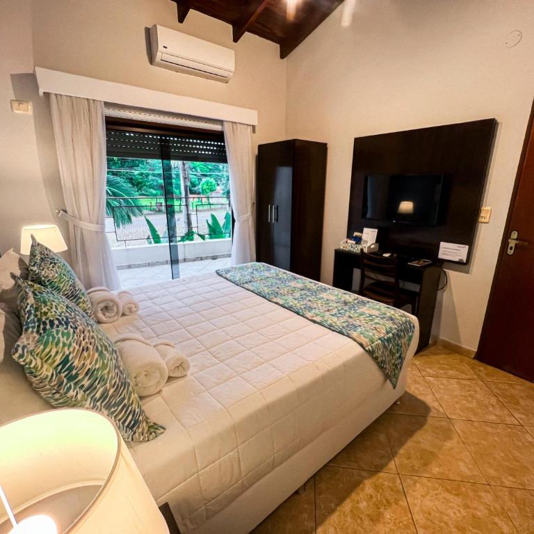 Mburucuyá Hotel Boutique - Family Room with Shared Bathroom - 3