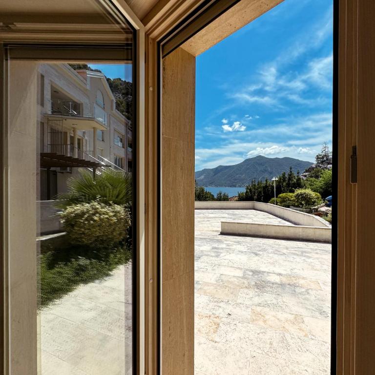 Olea Apartments Orahovac - Three-Bedroom Apartment with Sea View - 12