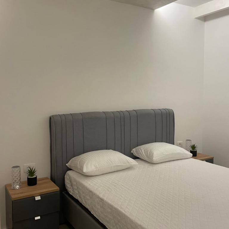 Luxury apartment near the beach - Two-Bedroom Apartment - 9