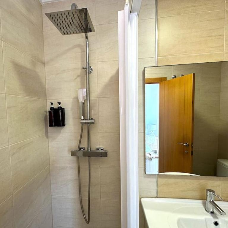 Vacaciones con el Mediterráneo a menos de 50 metros - Three-Bedroom House - 14