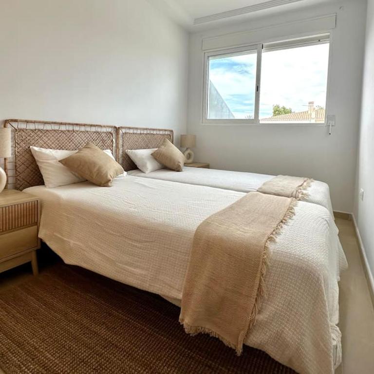 Vacaciones con el Mediterráneo a menos de 50 metros - Three-Bedroom House - 15