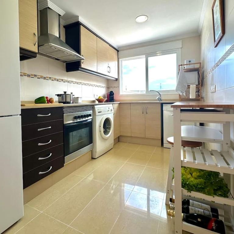 Vacaciones con el Mediterráneo a menos de 50 metros - Three-Bedroom House - 6
