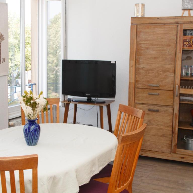 Colmar Friends and Familly guest home - COLMAR Gare - Jardin - Combles et Vous - Appartamento con Vista Giardino - 5