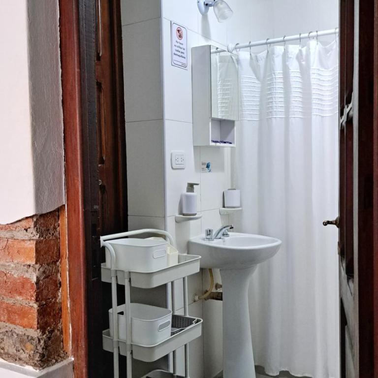 Casa Kolla - 2 bedrooms with private garage in downtown Salta - Vacation Home - 10