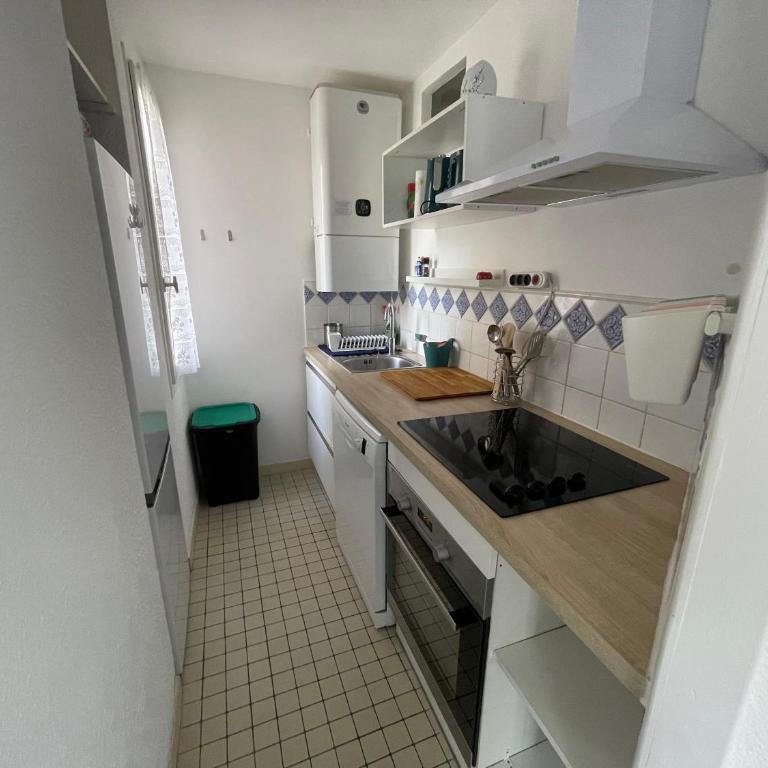Appartement T2 à Gruissan, RDC, Plage à 150m, Parking, 4-5 pers - FR-1-796-72 - Appartement - 5