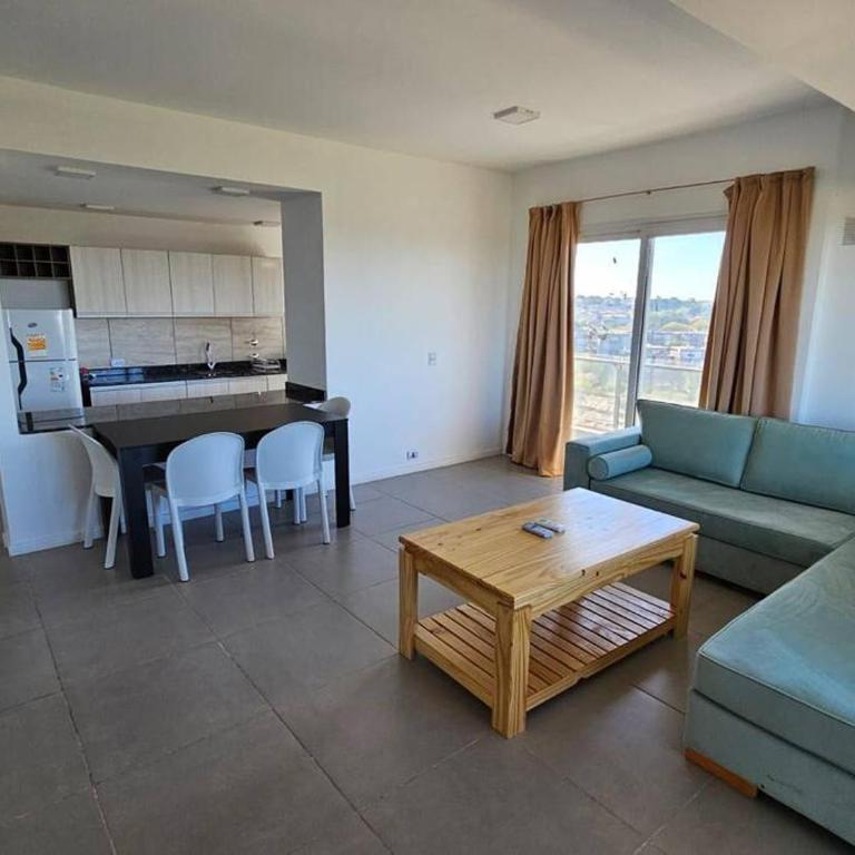 Tango 4C - One-Bedroom Apartment with River View - 1