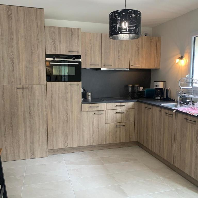 Appartement moderne à Brides-les-Bains, 4 pers, parking couvert inclus - FR-1-512-279 - Appartement - 6