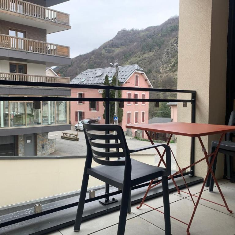 Appartement moderne à Brides-les-Bains, 4 pers, parking couvert inclus - FR-1-512-279 - Appartement - 8