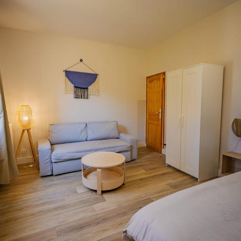 Le Nid Secret avec Parking privé gratuit à 5 min à pied de la plage - Appartement 1 Chambre - 17