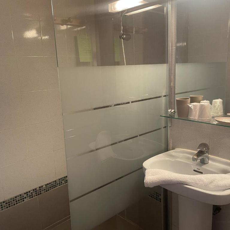 Le Domaine de la Caille – L’Hôtel - Chambre Double avec Salle de Bains Privative - 1