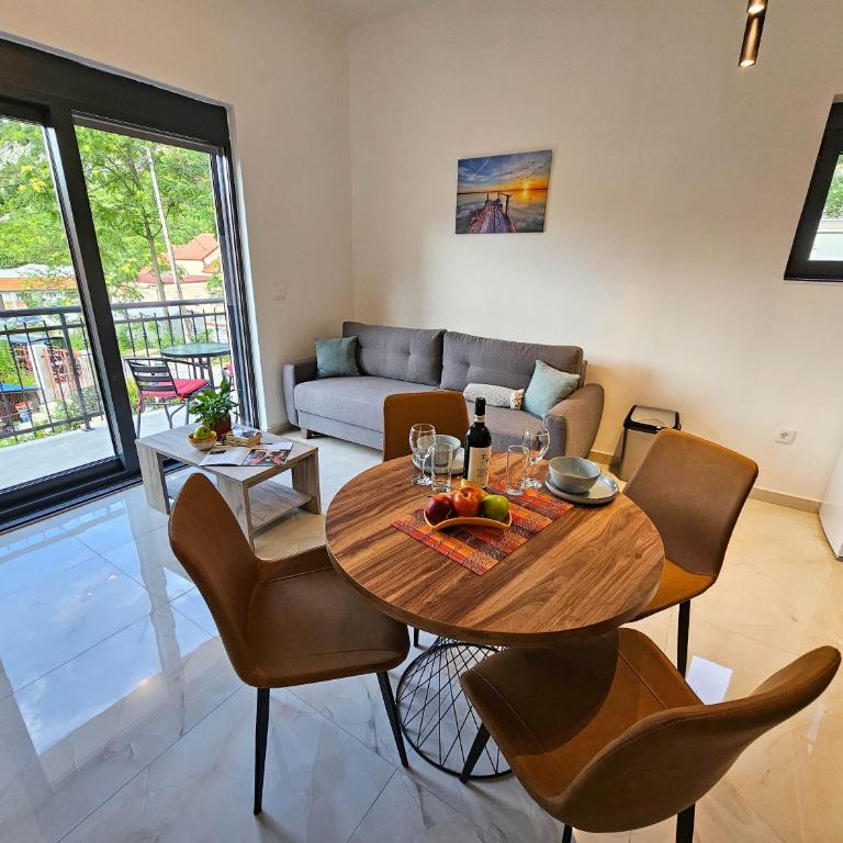 Harmony Garden Apartments - Apartment - 8