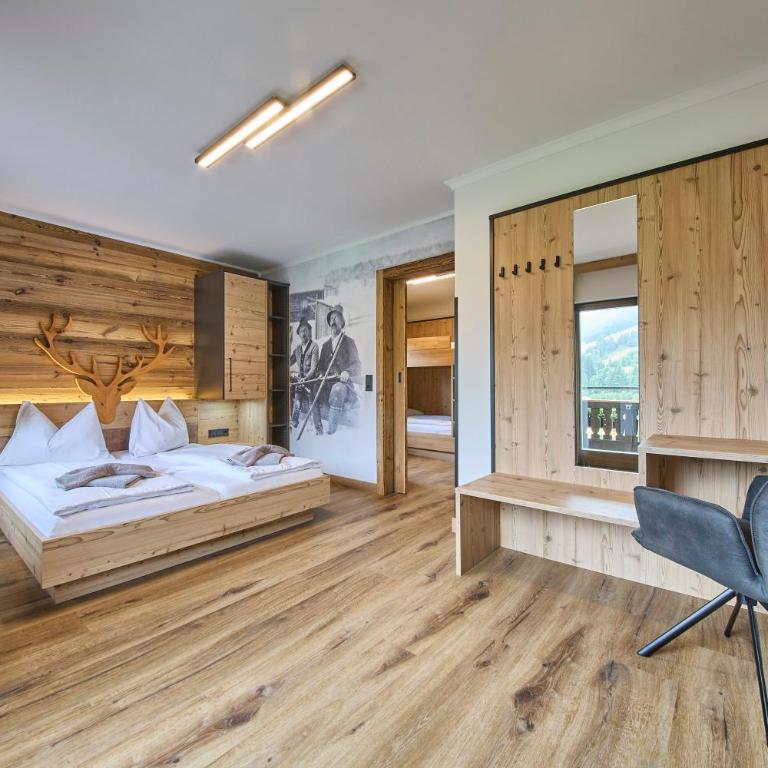 Eibinghof BED & BREAKFAST & SWIM Frühstück Pension - Deluxe Familienzimmer - 1