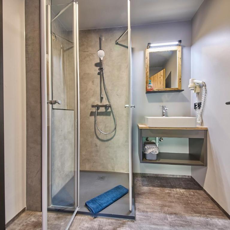 Eibinghof BED & BREAKFAST & SWIM Frühstück Pension - Deluxe Familienzimmer - 2