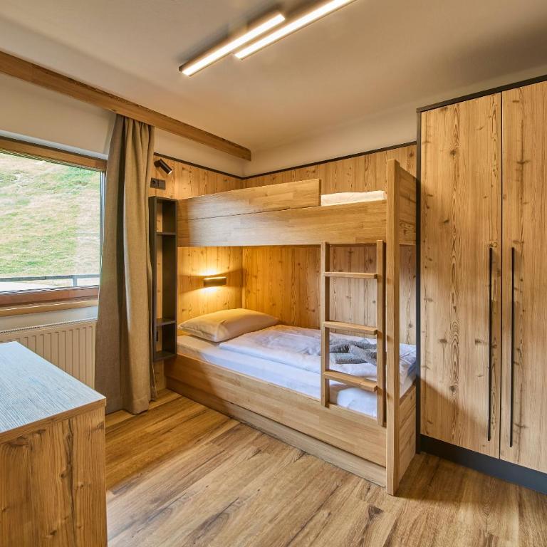 Eibinghof BED & BREAKFAST & SWIM Frühstück Pension - Deluxe Familienzimmer - 3