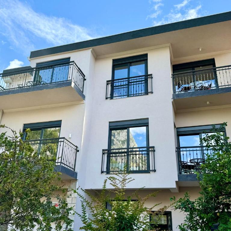 Harmony Garden Apartments - Apartment - 19