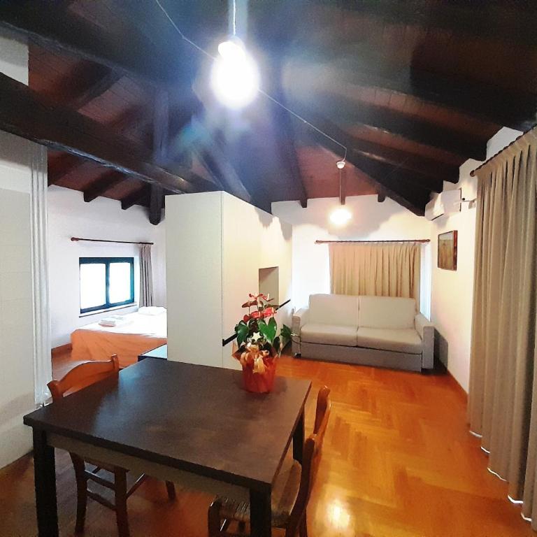 I Personaggi - Appartamento Loft con 1 Camera da Letto e Balcone - 11