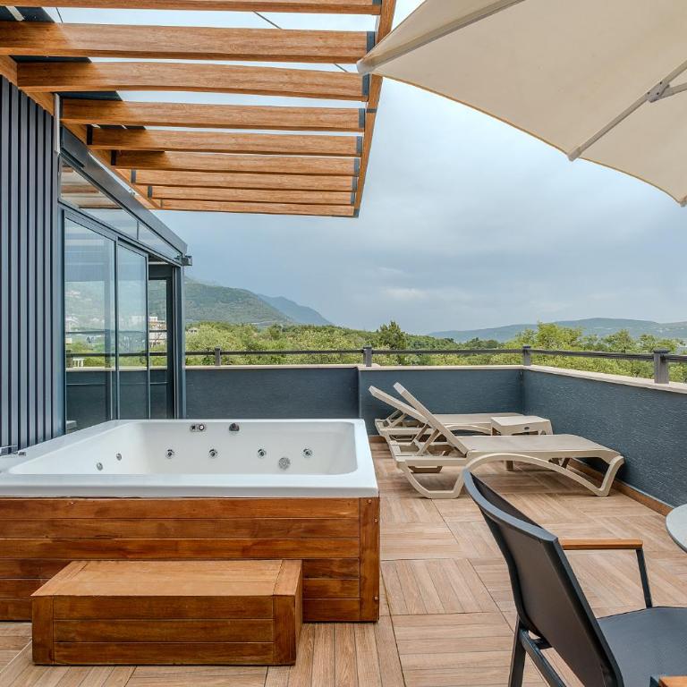 Montenegro Lodge - Penthouse with Jacuzi - 7