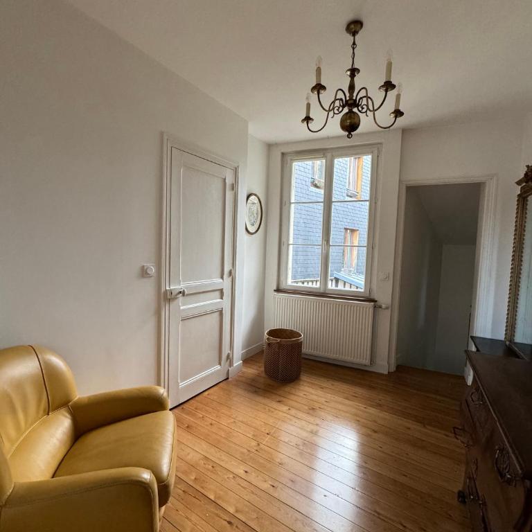 Maison de ville proche du port au cœur du Carré des Arts de Honfleur - Apartment mit 1 Schlafzimmer - 5