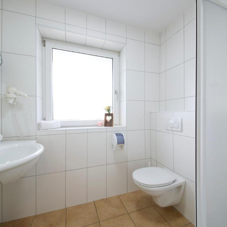 Platzhirsch Rooms - B&B - SELF CHECK-IN - Classic Dreibettzimmer - 10